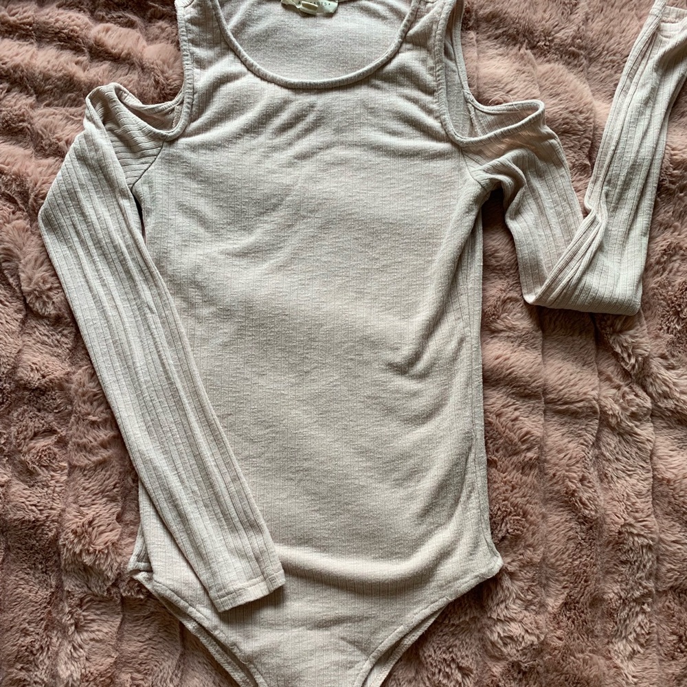 pale pink open shoulder bodysuit